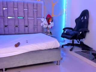 Live Sex Chat with AlessiaDouce (@alessiadouce)