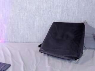 jazmiin-z Live Webcam on CamSoda