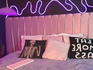 cute-lily live webcam show
