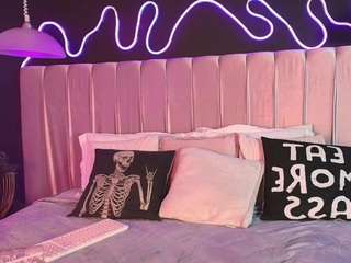 cute-lily live webcam show