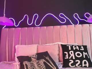 cute-lily live webcam show