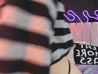 cute-lily webcam model