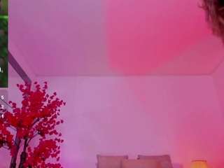 Este modelo está en vivo ahora. lenah-smith
