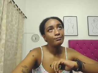 cattleya-hotgirl Live Webcam on CamSoda