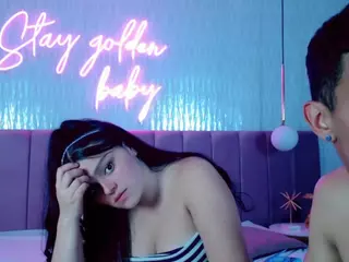 couplehoneyfx's Live Sex Cam Show