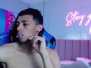 couplehoneyfx's Live Sex Cam Show