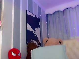 le modèle konnorfoxx est en webcam porno dans un show sur le site camsoda, il possède les tags suivants: anal toys,black hair,dirty talk,ejaculation,fetish,lean,orgasm,spank,tease,hd