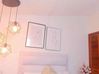 lia-angels Live Webcam on CamSoda