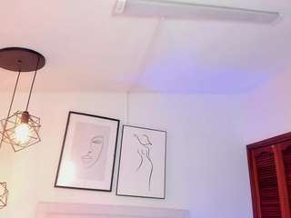 lia-angels Live Webcam on CamSoda