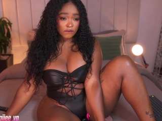 nicoleth28