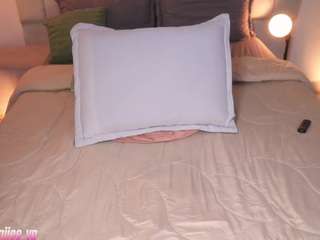 nicoleth18 live webcam show