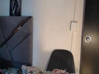 karolla-bigcock live webcam show