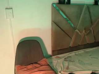 KAROLLA-BIGCOCK live webcam show