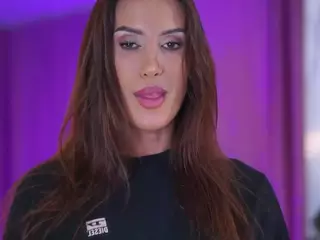 EvelynEvyy's Live Sex Cam Show