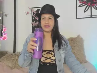 Joannet's Live Sex Cam Show