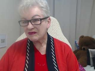 kaylesmoll's CamSoda show and profile