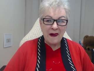 kaylesmoll's CamSoda show and profile