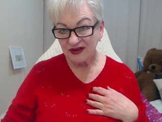 kaylesmoll's CamSoda show and profile