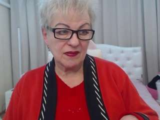 kaylesmoll's CamSoda show and profile