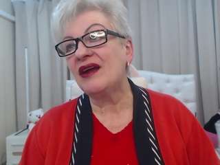 kaylesmoll's CamSoda show and profile