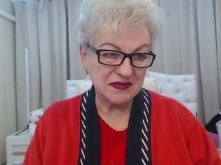 kaylesmoll's CamSoda show and profile