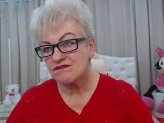 kaylesmoll's CamSoda show and profile