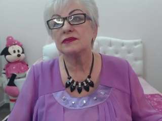 Kaylesmoll's cam show statistics and live stream