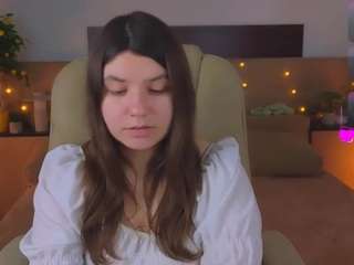 violashy's CamSoda show and profile