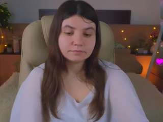 Ten model jest teraz na żywo. violashy