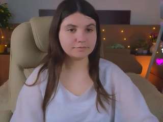 Este modelo está ao vivo agora. violashy