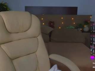 ViolaShy live webcam show