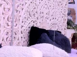  zoehilton chat room