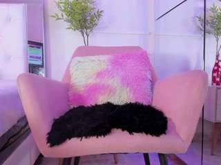 zoehilton's CamSoda show and profile