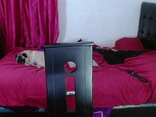 isamey1's CamSoda show and profile