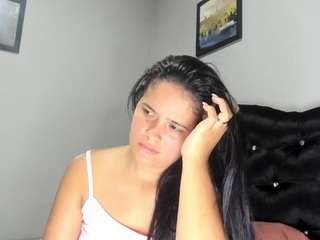 kellymillian webcam model