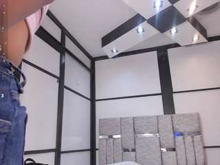 kellymillian live cam profile