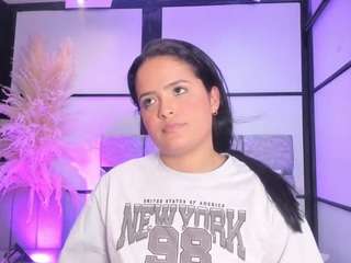 le modèle kellymillian est en webcam porno dans un show sur le site camsoda, il possède les tags suivants: anal toys,natural,voyeur,teen 18,tease,strip,spank,pussy,orgasm,ass,no drinking,no smoking,lush,full nudity,flashing,dirty talk,dildo,cum,brown eyes,blowjob