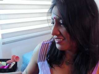 nahirkhan's CamSoda show and profile