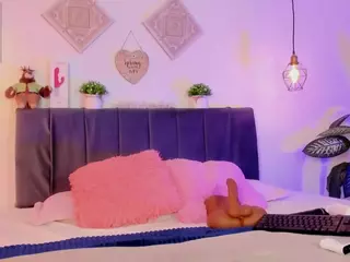 aihnoa-split's Live Sex Cam Show