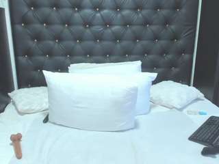 TaboodirtyLove live webcam show