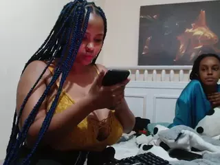Emmajungledoll's Live Sex Cam Show