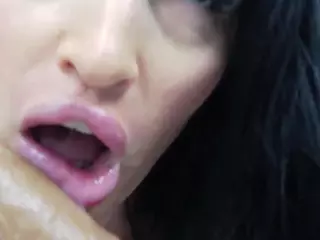 NicolleReyn's Live Sex Cam Show