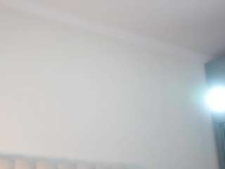 kissingxeres Live Webcam on CamSoda