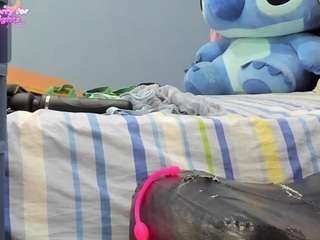 raquel-ucros Live Webcam on CamSoda