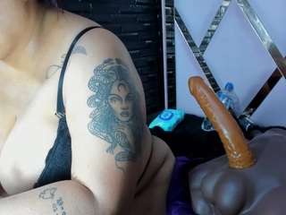 daianalutzrx's CamSoda show and profile