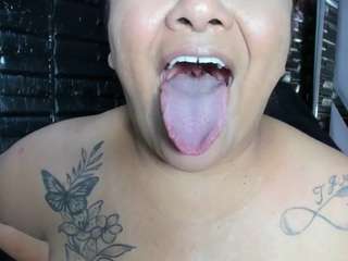 daianalutzrx's CamSoda show and profile