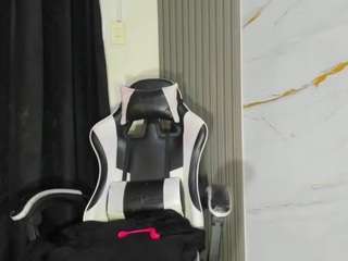 daianalutzrx live webcam show