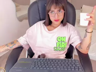 Felicitynesbar's Live Sex Cam Show