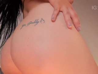 annie-barozzi Live Webcam on CamSoda