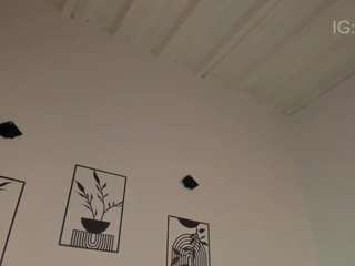 le modèle annie-barozzi est en webcam porno dans un show sur le site camsoda, il possède les tags suivants: anal,ass,young adult,toys,teen 18,tattoos,solo,sex-toys,no smoking,natural,lovense,living room,fuck-machine,facial piercings,double-penetration,dildo,control,brown eyes,blowjob,black hair